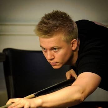 Tom Staveley image